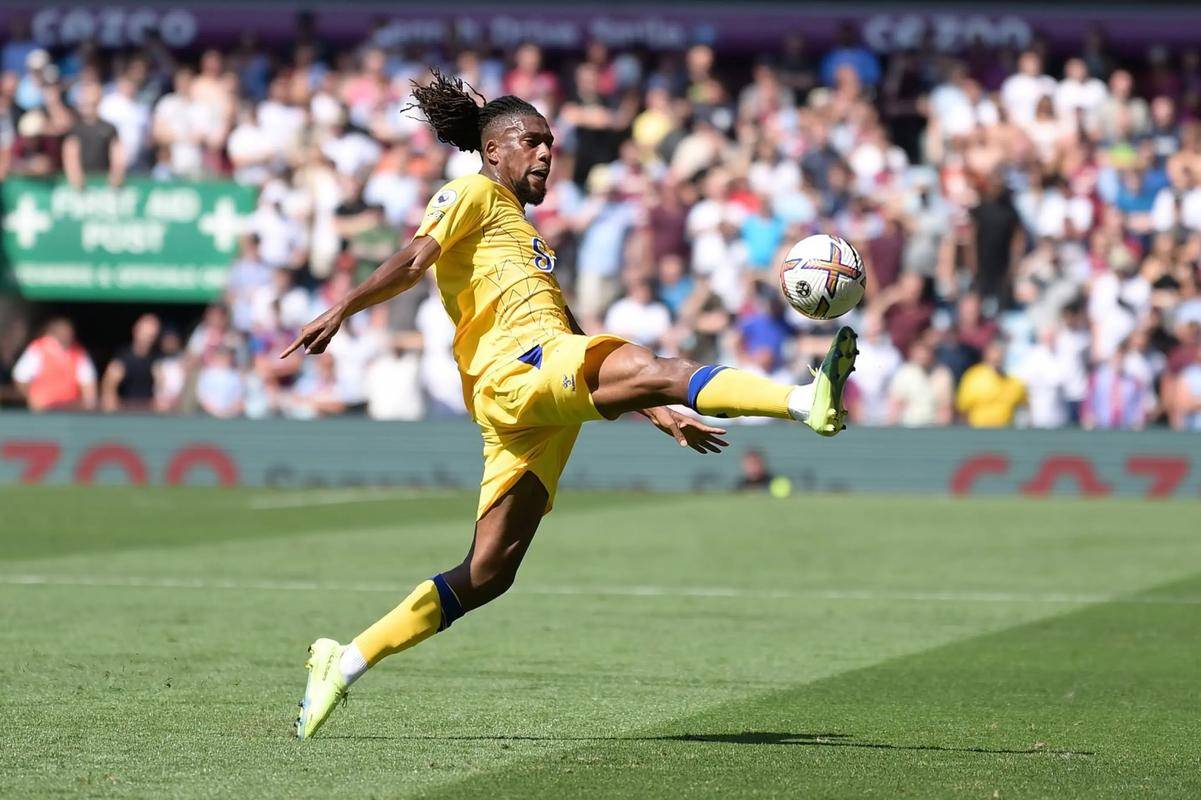 曼城凌驾巴黎,绝对实力无悬念 曼城凌驾巴黎,绝对实力无悬念