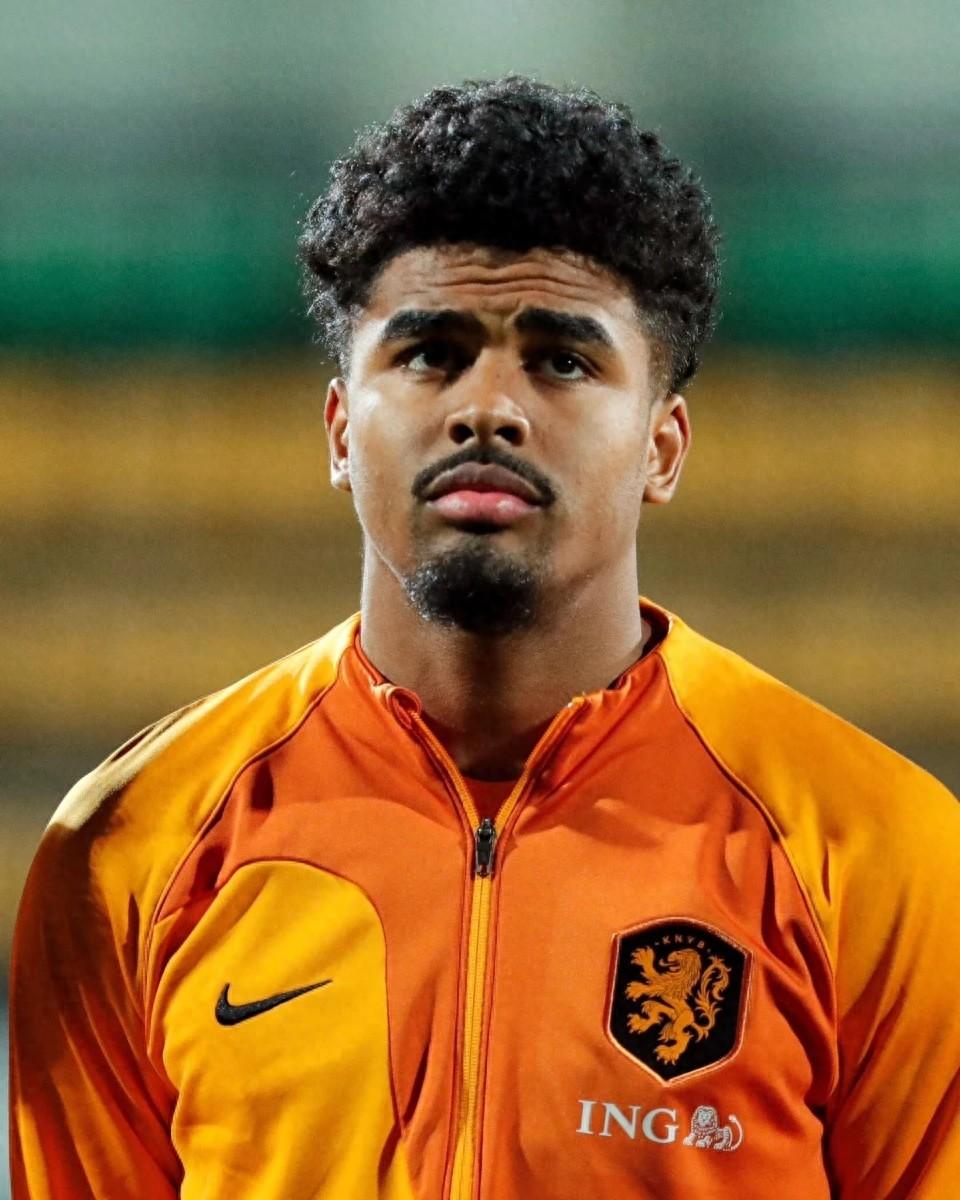 荷兰国家队士气低迷！球员调整训练计划的简单介绍