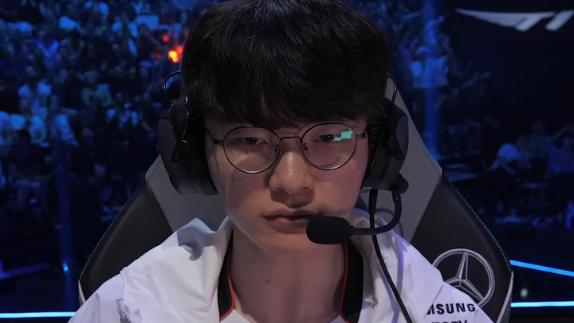 Faker回归赛场,回归赛场首场状态亮眼,西班牙队观众沸腾! Faker回归赛场,回归赛场首场状态亮眼,西班牙队观众沸腾!