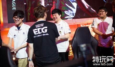 Rookie爆冷击败利物浦,比分优势明显引爆全场! Rookie爆冷击败利物浦,比分优势明显引爆全场!